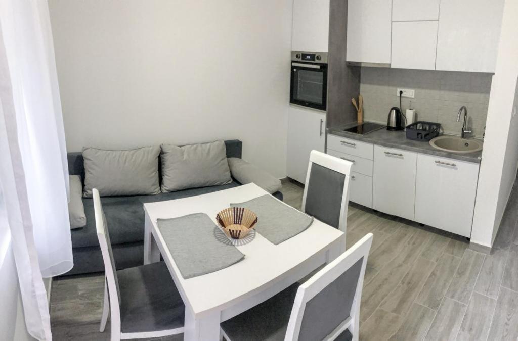 Apartmani Cupara Tivat Exterior foto