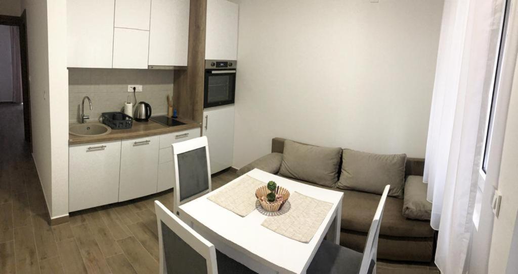 Apartmani Cupara Tivat Exterior foto
